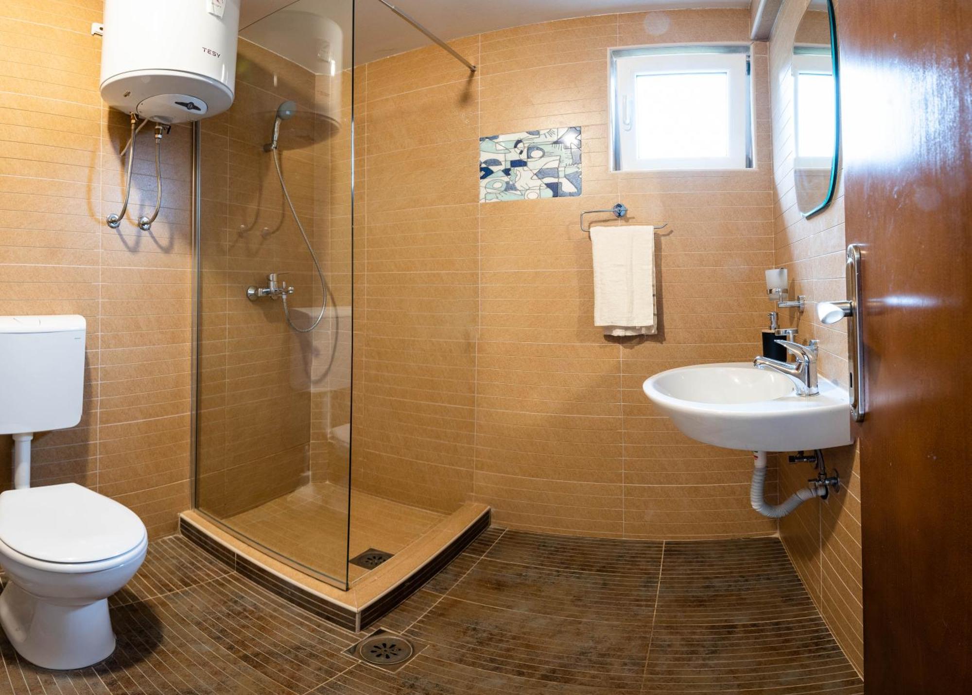 Studio Apartment Cudo Nevidjeno Karuc Екстер'єр фото